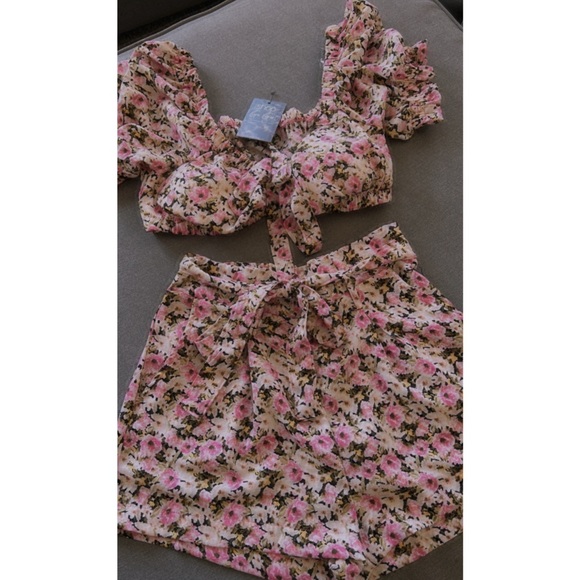Floral print crop top and short - Picture 12 of 15